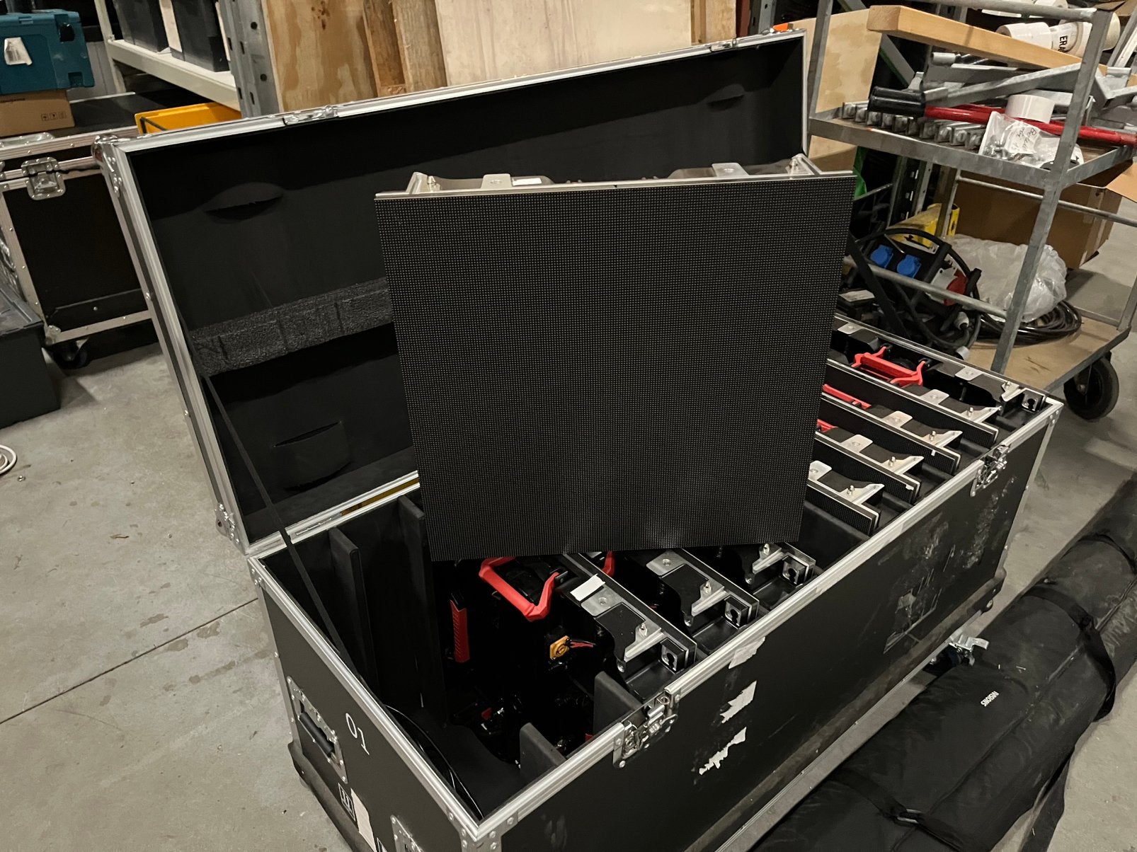 Indoor LED-scherm inclusief flightcase en NovaStar-processor, Ophalen, Mobiscreen, Zo goed als nieuw, Info@mobiscreen.tv