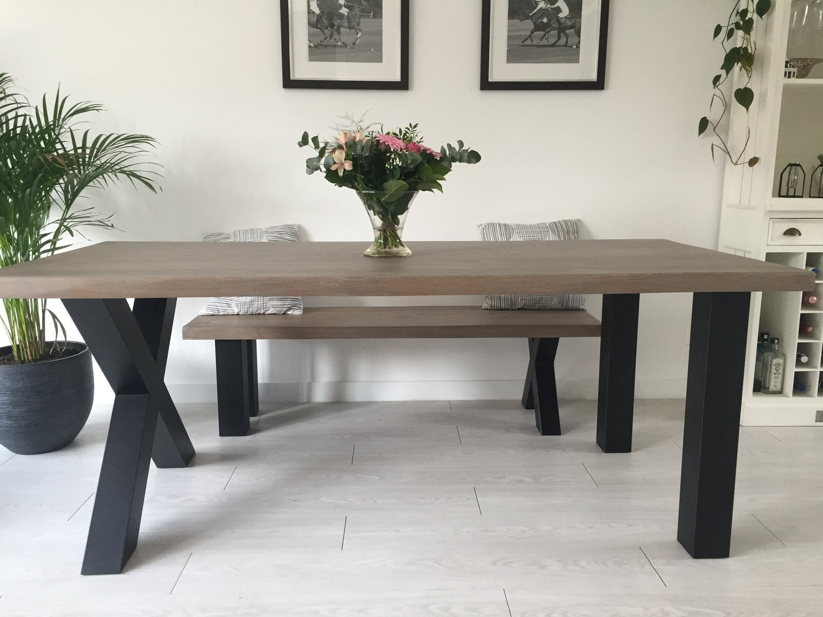 Goossens eettafel met eetbank zwarte stalen poten, Huis en Inrichting, Tafels | Eettafels, Ophalen, 50 tot 100 cm, Zo goed als nieuw