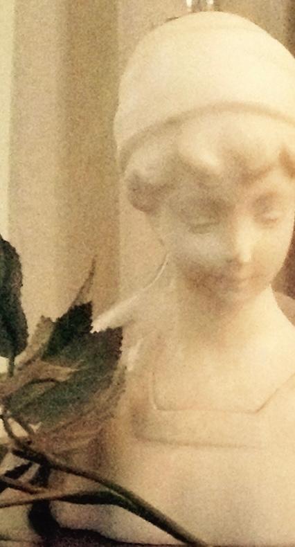 Beeldschoon meisje van albast, Ophalen of Verzenden, Overige materialen, Vrouw
