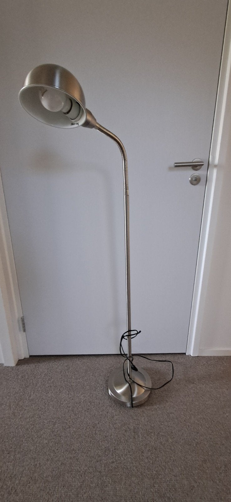 Ikea staande lamp, in goede staat, bijna gratis,  afhalen, Verzenden, Zo goed als nieuw, 150 tot 200 cm