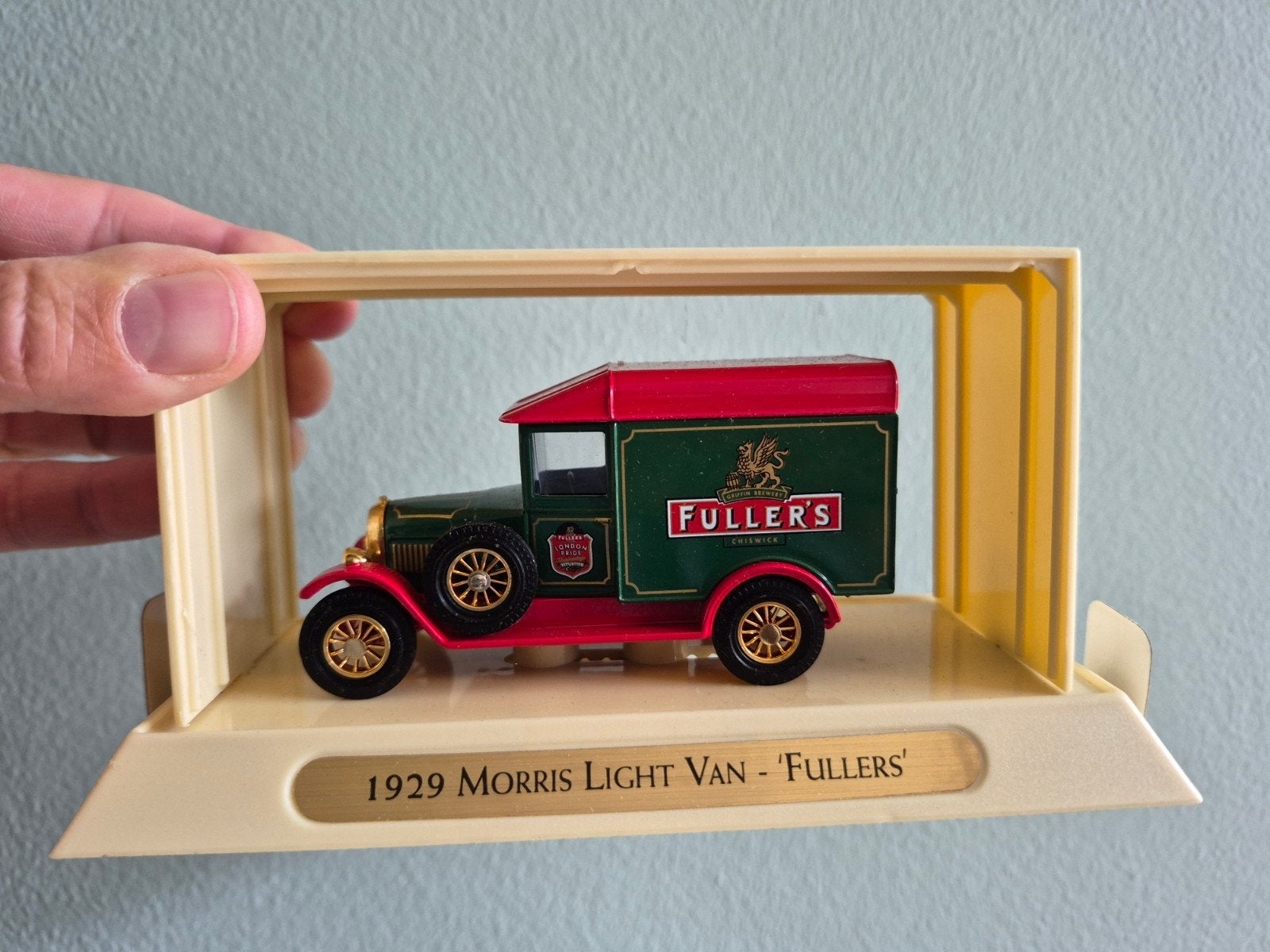 Corgi 1929 Morris Light Van 'Fullers' modelauto, Ophalen of Verzenden, Zo goed als nieuw, Bus of Vrachtwagen, Corgi
