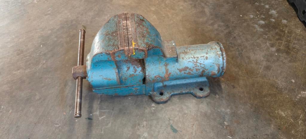Vintage bankschroef 100mm breed - Werkt perfect!, Doe-het-zelf en Verbouw, Gereedschap | Handgereedschap, Ophalen of Verzenden
