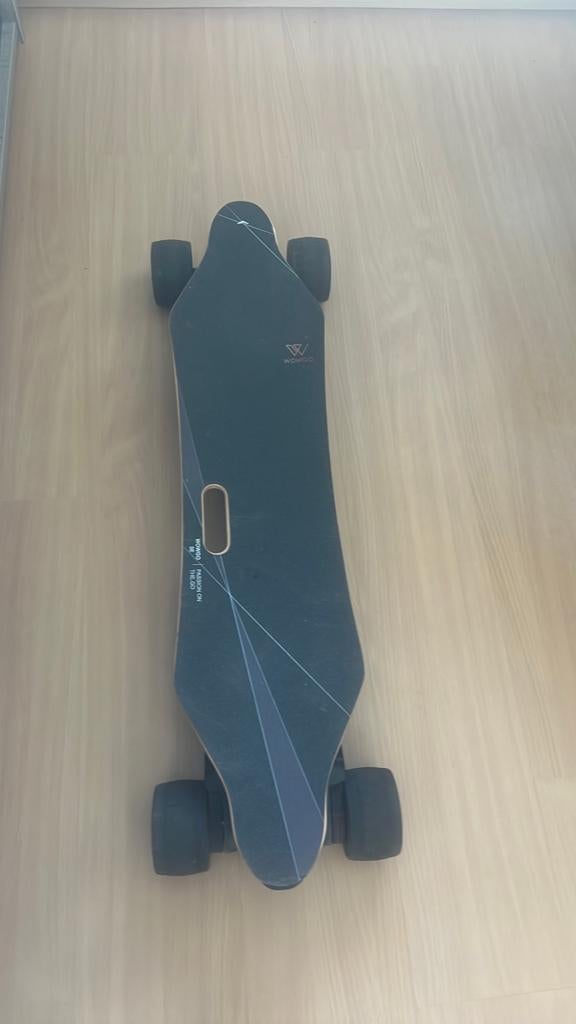 Mooie Wowgo 3E elektrisch skateboard (Slechts 157 km), Sport en Fitness, Skateboarden, Ophalen of Verzenden, Zo goed als nieuw