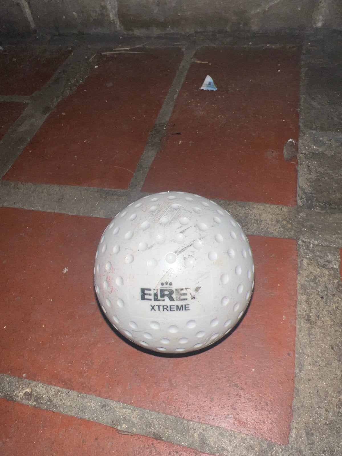 Witte Floorball Bal - Elrey Xtreme, Ophalen, Gebruikt