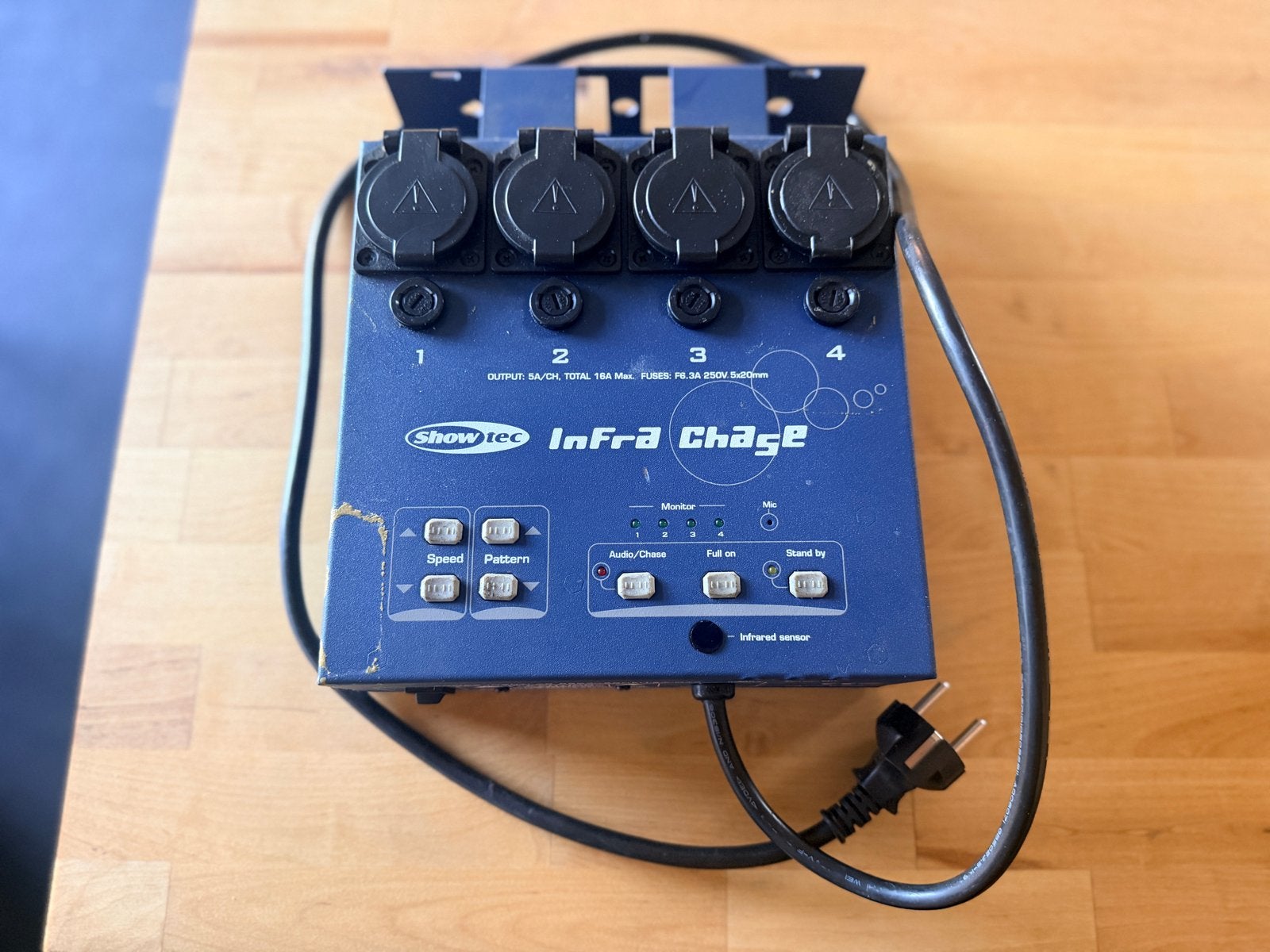 Showtec Infra Chase Lichteffect Controller, Muziek en Instrumenten, Ophalen of Verzenden, Gebruikt, Licht, Geluidgestuurd
