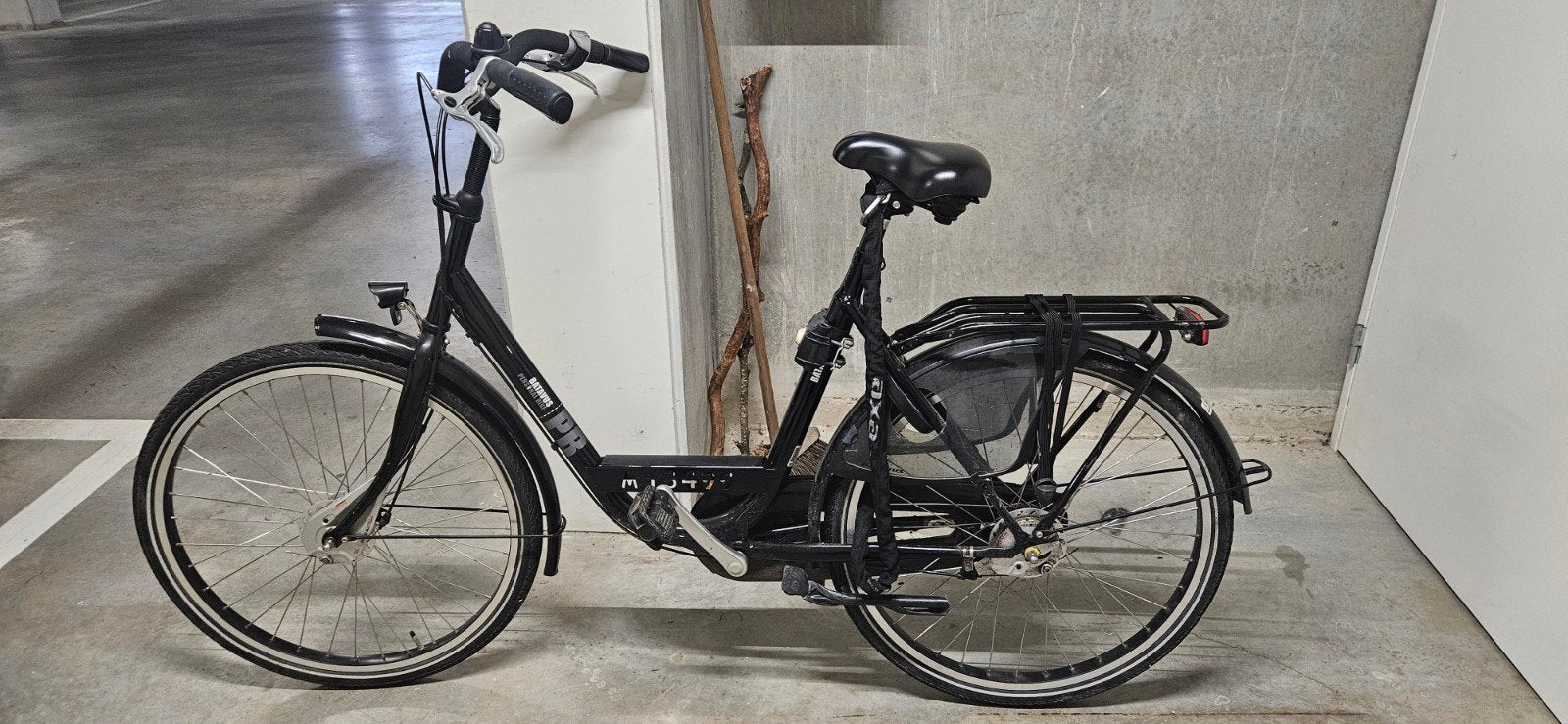 Zwarte (dames)fiets met lage instap en 3 versnellingen, Velgrem, Versnellingen, Ophalen, Overige merken