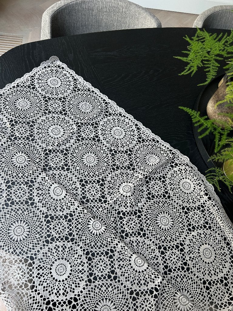 kanten tafelkleed van plastic ongeveer 180x140cm taupe, Huis en Inrichting, Ophalen of Verzenden, Nieuw, Rechthoek, Grijs
