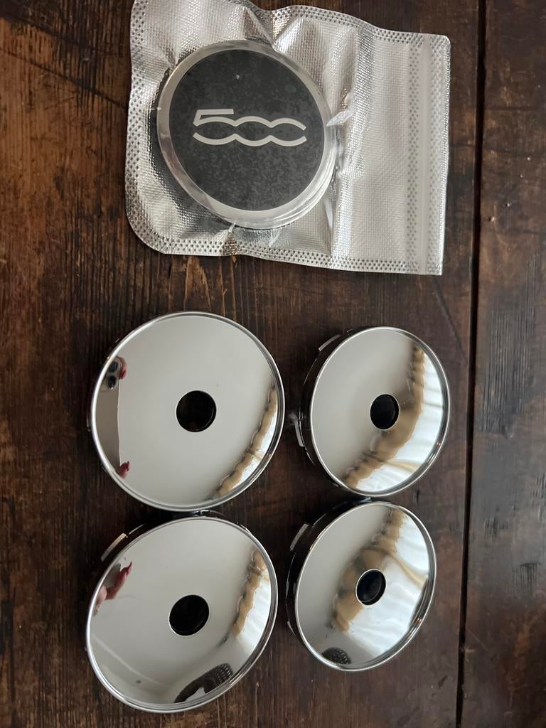 Nieuwe Fiat 500 naafdoppen / stickers voor velg (4 stuks), Ophalen of Verzenden, Nieuw