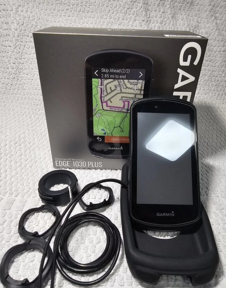 Garmin Edge 1030 Plus, Fietsen en Brommers, Fietsaccessoires | Fietscomputers, Ophalen of Verzenden, Draadloos, Nieuw