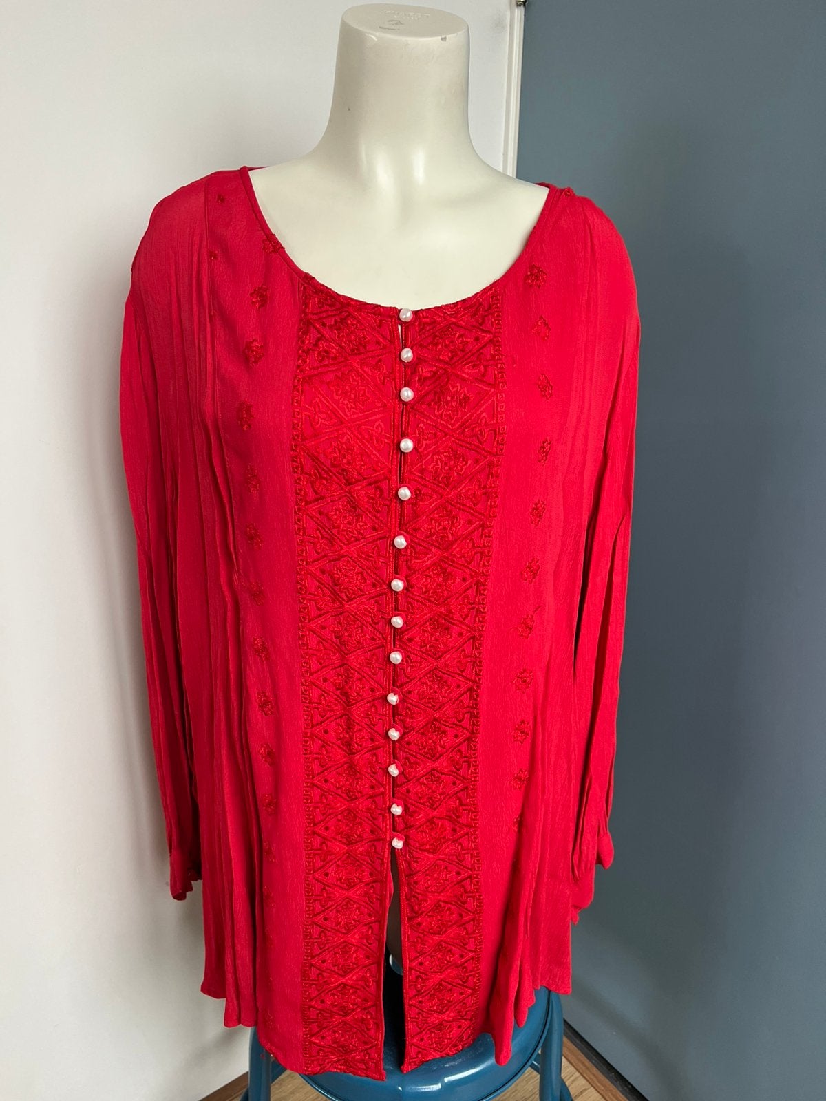 Ultimate big’s rood geborduurd blouse freesize viscose, Maat 46/48 (XL) of groter, Ophalen of Verzenden, Zo goed als nieuw, X