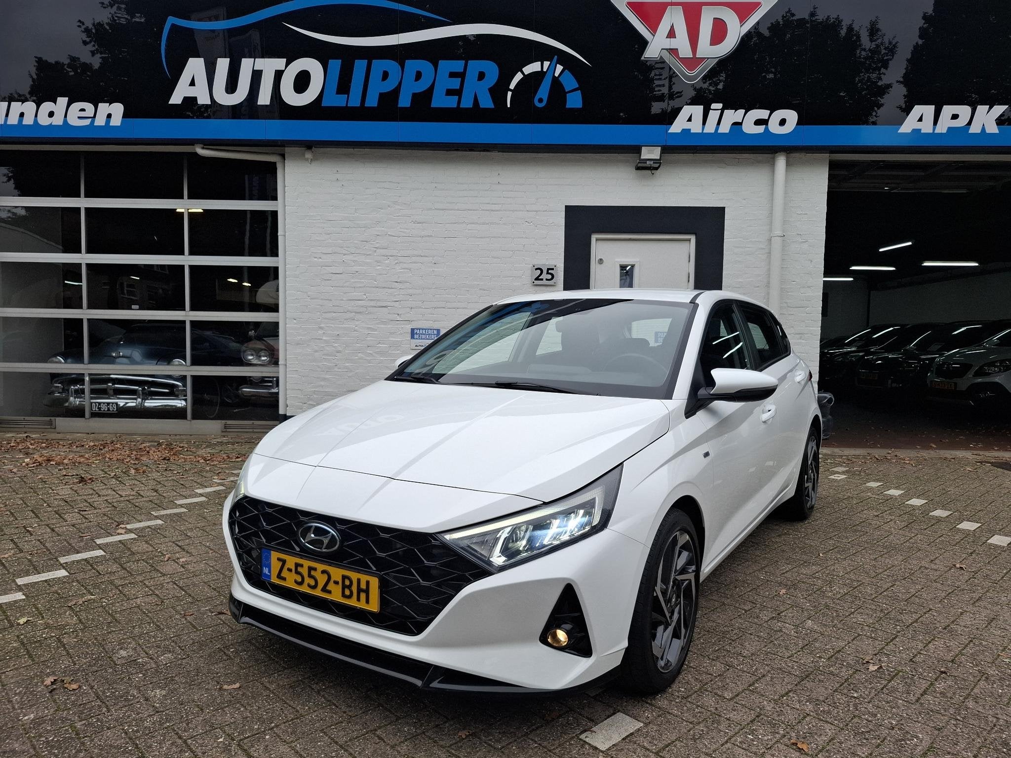 Hyundai i20 1.0 T-GDI Comfort /Automaat/carplay/camera/navig, Gebruikt, Euro 6, 19 km/l, 3 cilinders