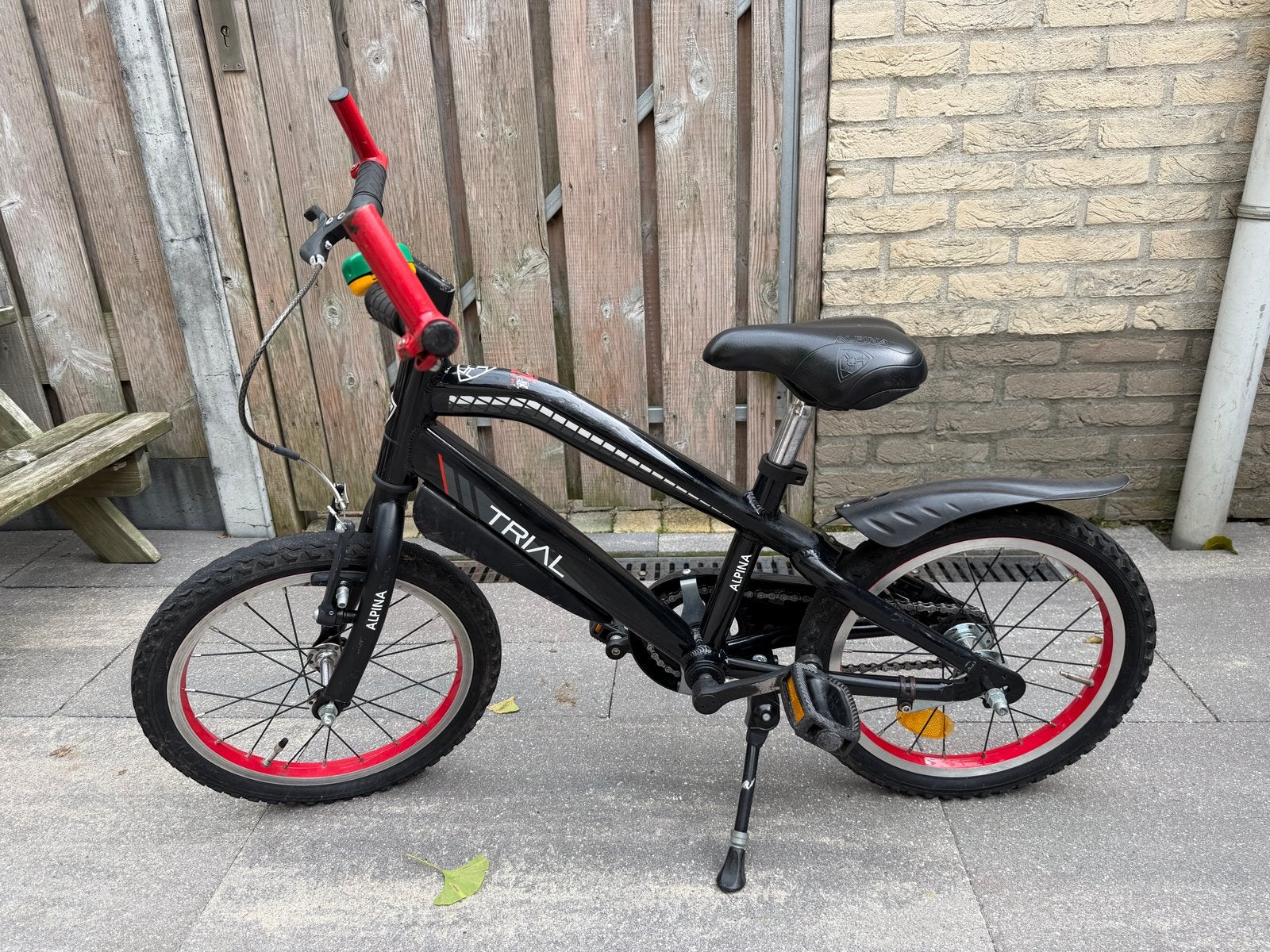 Alpina Trial Kinderfiets - Zwart/Rood - 16 inch, Ophalen of Verzenden, Gebruikt, 16 tot 20 inch
