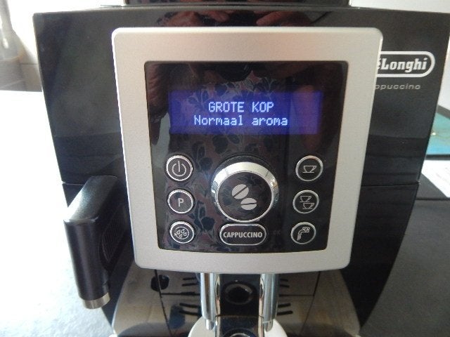Foto 20 van De'Longhi Cappuccino Koffiemachine ECAM23.46X -