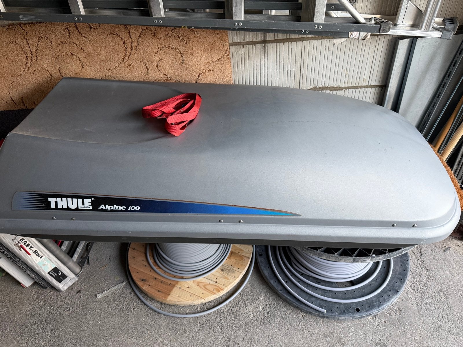 Thule Alpine 100 Dakkoffer - Ruime Bagageoplossing, Ophalen, Gebruikt