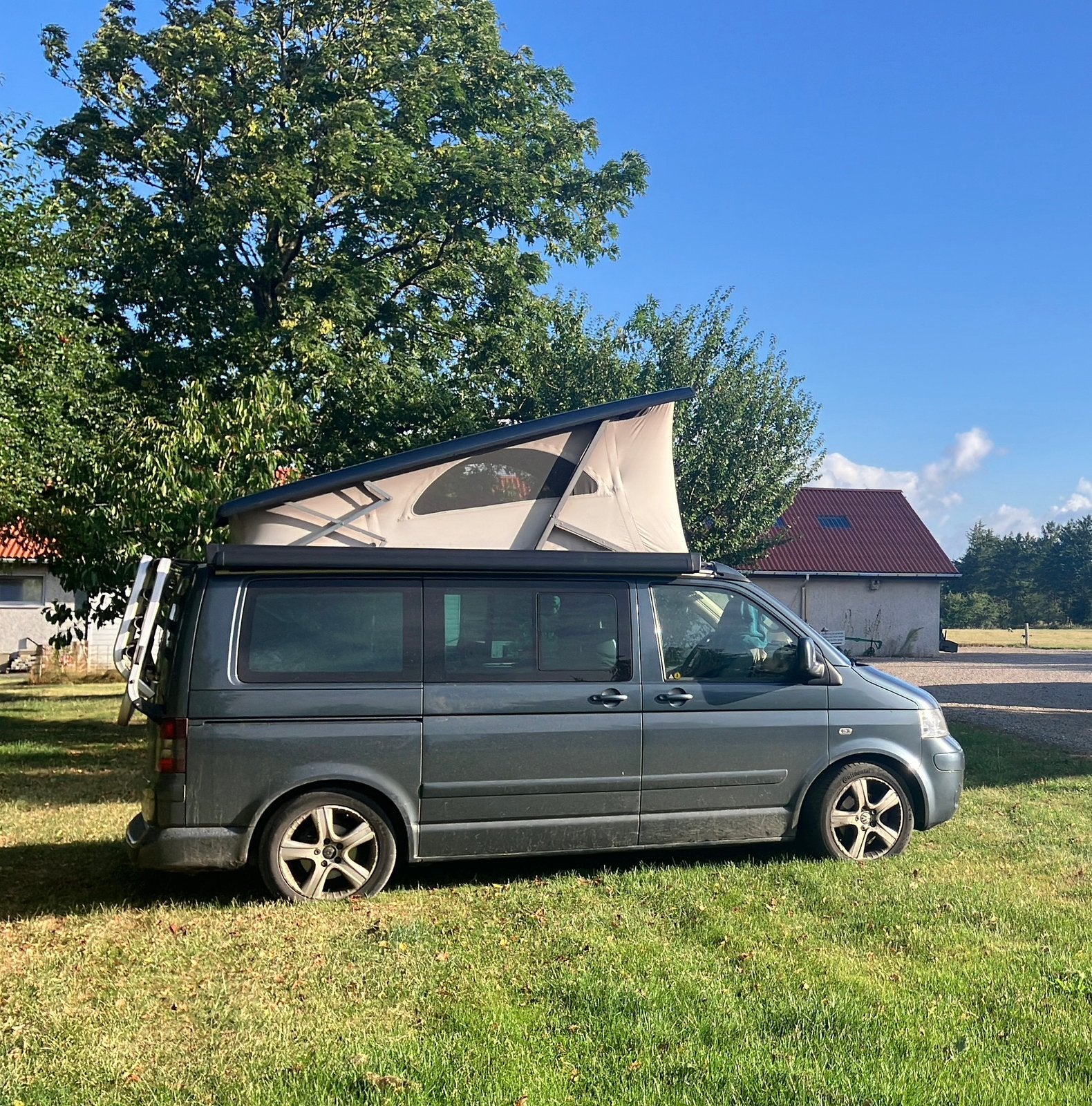 Volkswagen California 2.5 TDI 174 pk 2005 Grijs, Buscamper of Camperbus, Volkswagen, Luifel, Overige merken