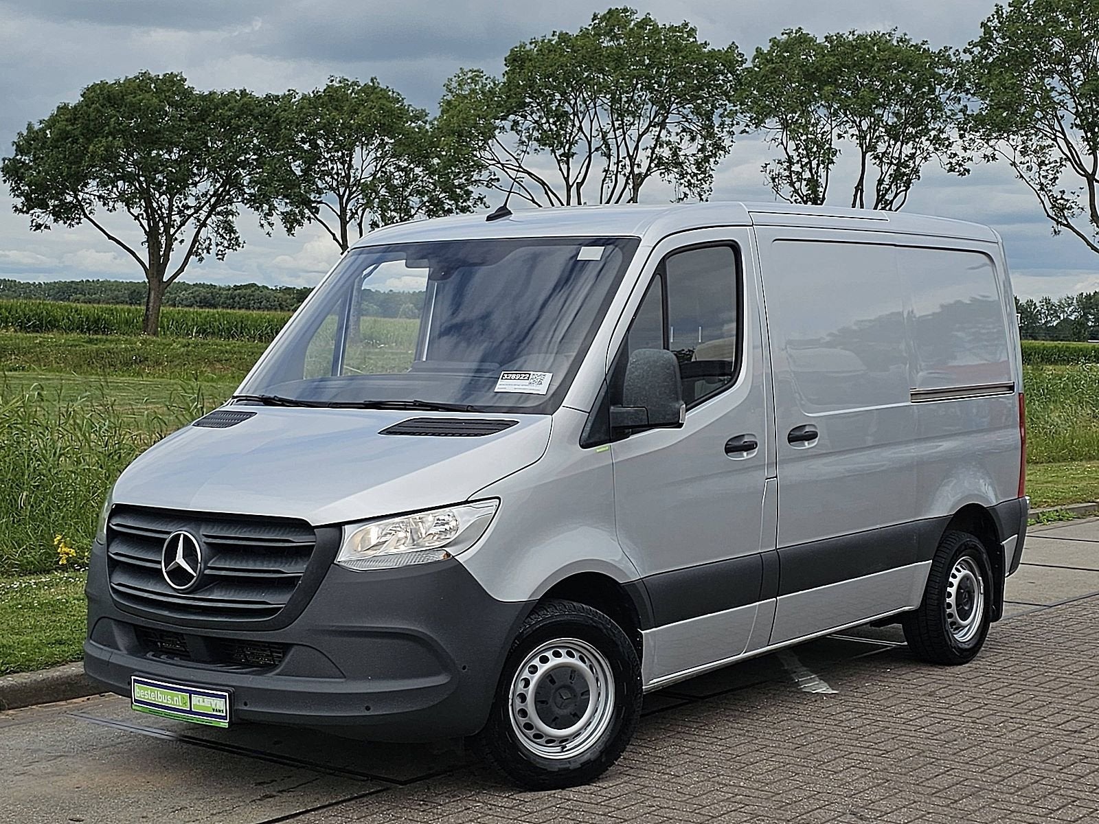 MERCEDES-BENZ SPRINTER 311 l1h1 2xzijdeur mbux!, Auto's, Gebruikt, Bedrijf, Zilver of Grijs, Te koop