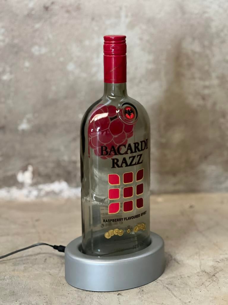Zeldzame oude Bacardi lichtreclame Raz. Op 220v, Verzamelen, Lichtbak of (neon) lamp, Ophalen of Verzenden, Zo goed als nieuw