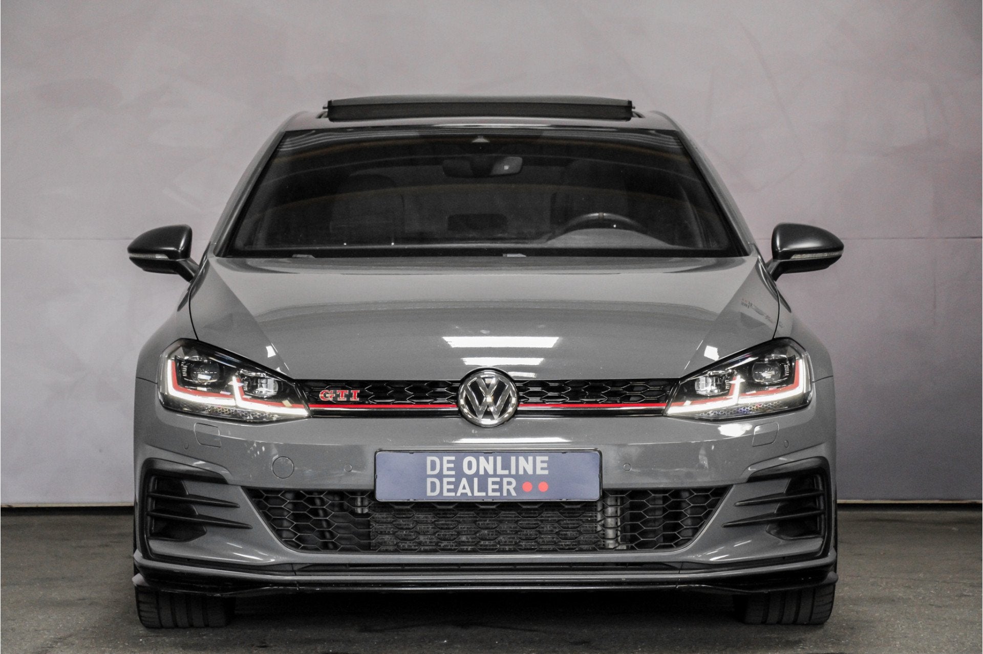 Volkswagen Golf 2.0 TSI GTI TCR |Pano|19inch|Carplay|LedPlus, 1330 kg, 15 km/l, Gebruikt, Euro 6