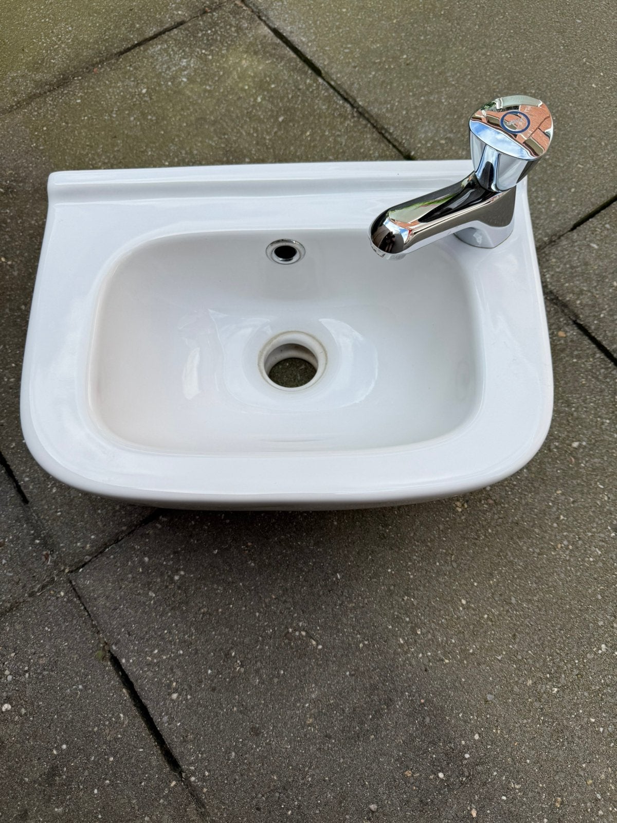 Te koop compacte wastafel voor O’a WC, Doe-het-zelf en Verbouw, Sanitair, Ophalen, Gebruikt, Wastafel