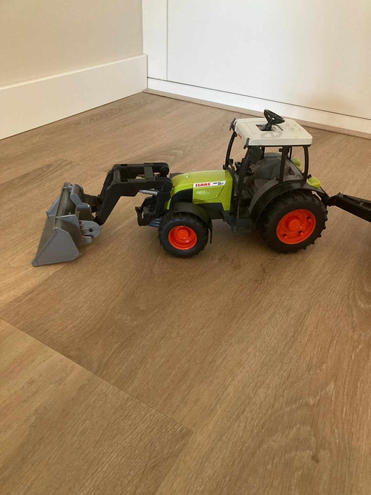 Claas tractor met voorlader en aanhanger, Ophalen, Zo goed als nieuw