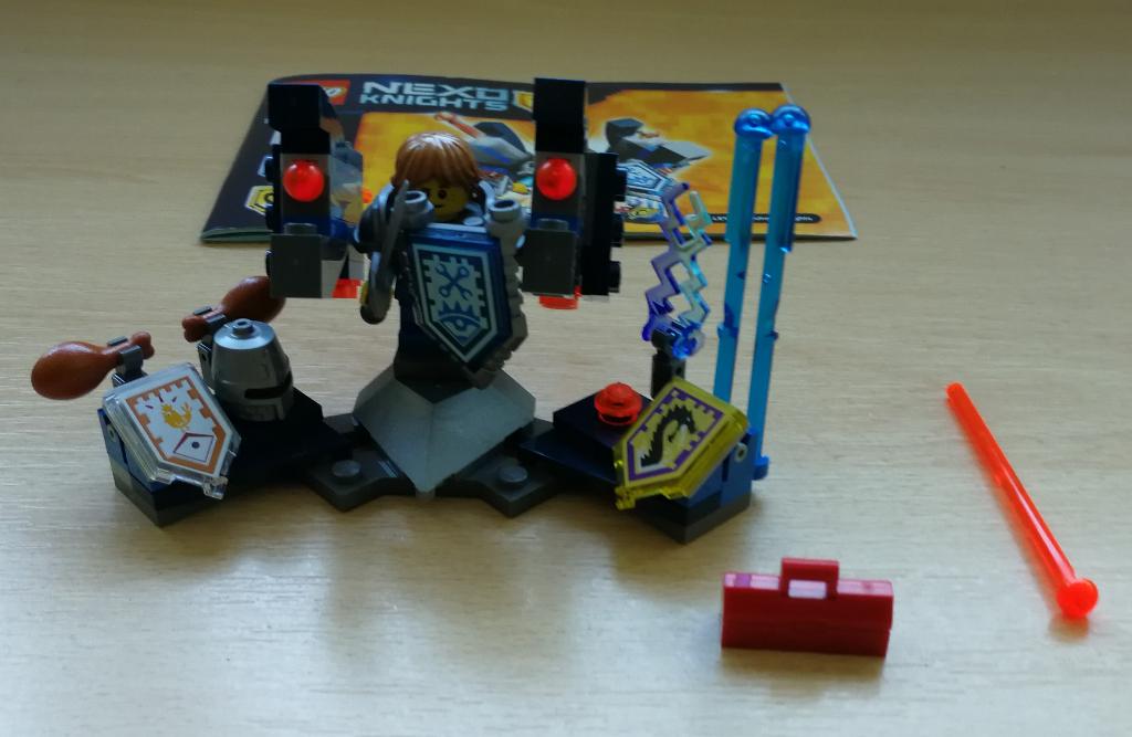 Lego 70333-1 Ultimate Robin - NEXO Knights - 2016 met manual, Lego, Ophalen of Verzenden, Zo goed als nieuw, Inclusief minifiguren