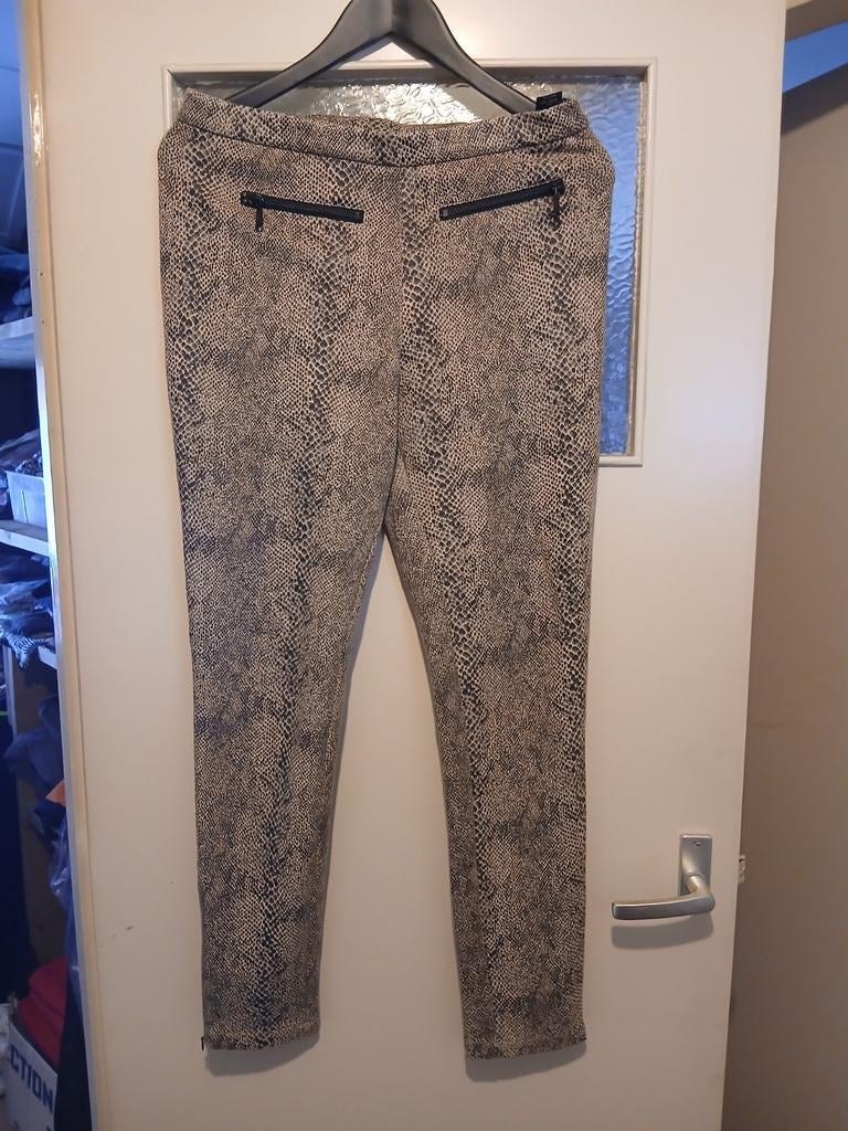 Nikkie broek met slangenprint - Maat 38, Maat 38/40 (M), Beige, Ophalen of Verzenden, Zo goed als nieuw