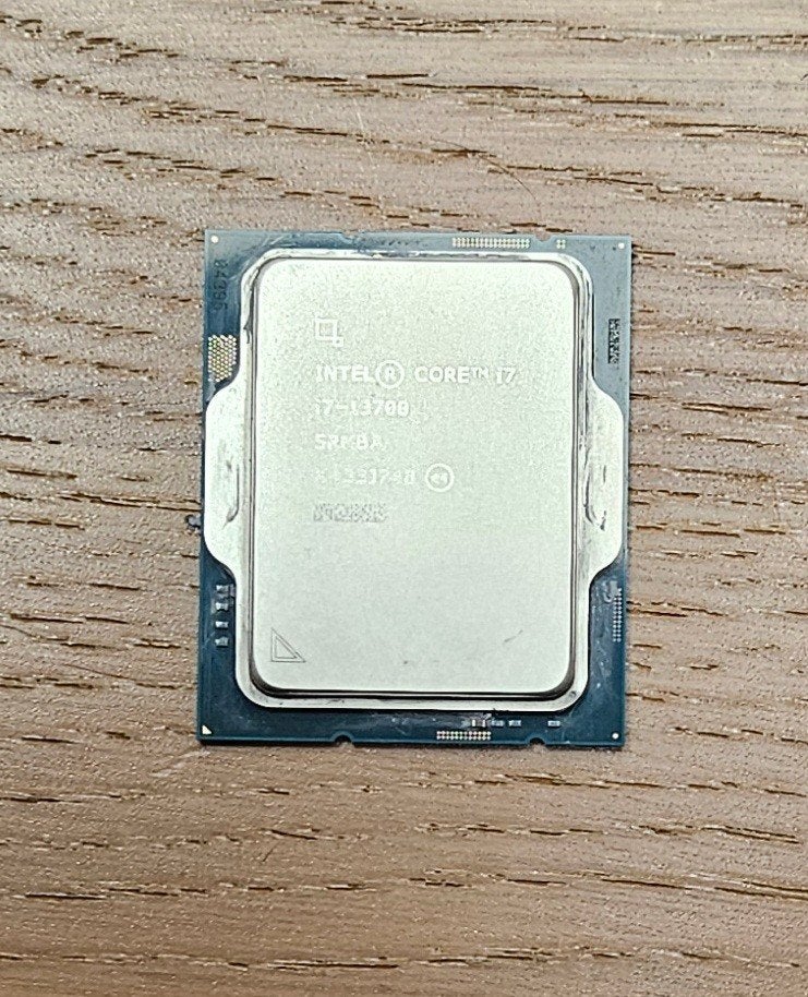 Intel Core I7 13700 16 Core Processor (Lees Beschrijving), Computers en Software, Processors, Ophalen, Zo goed als nieuw, 16-core