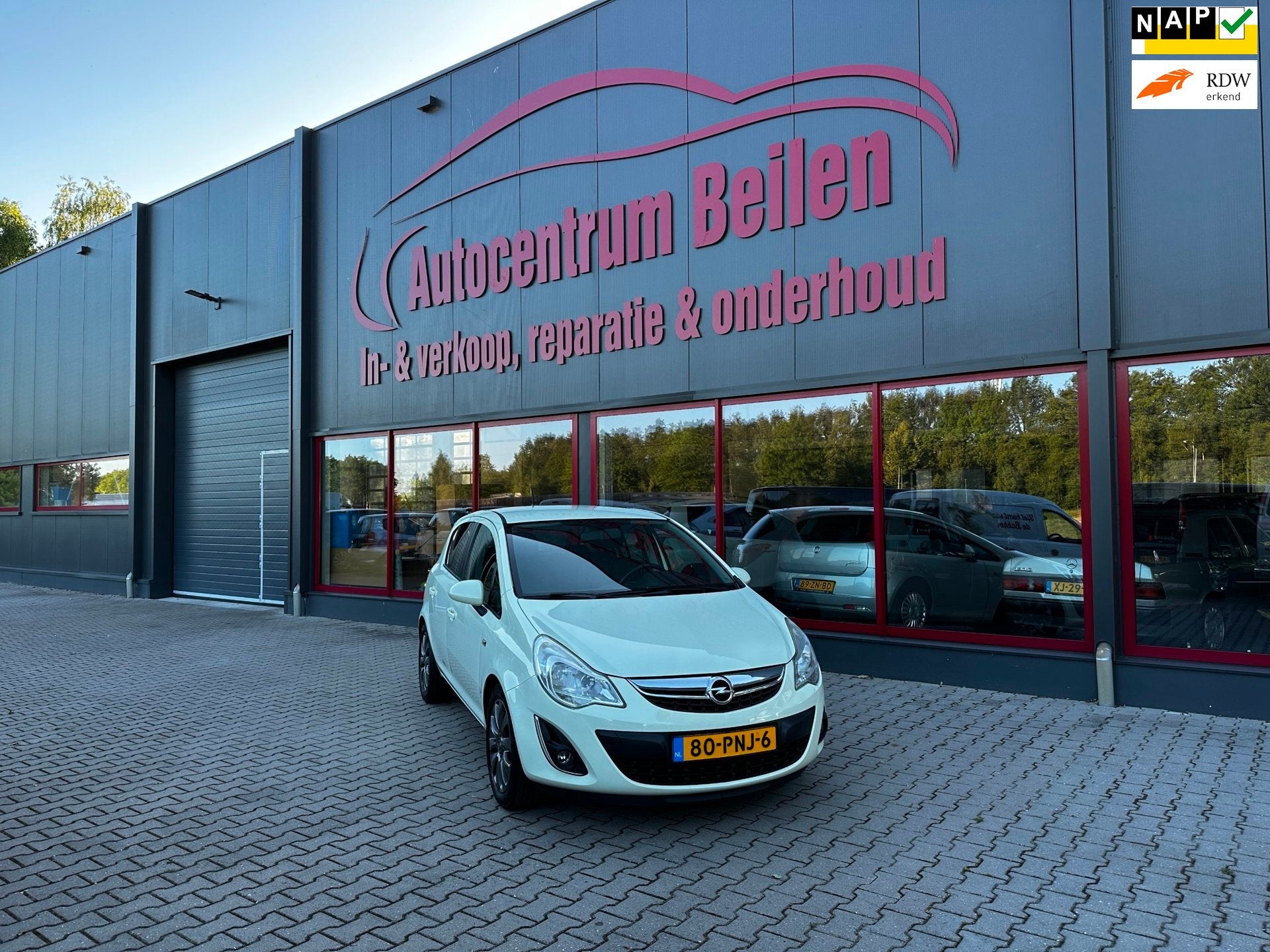 Opel Corsa 1.4-16V Edition / Dealer Onderh / Airco / Navi /, Auto's, Voorwielaandrijving, Euro 5, Gebruikt, 1398 cc