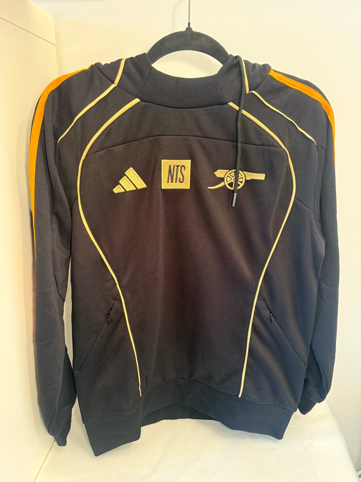 Adidas Arsenal NTS Trainingspak Maat S, Zwart, Nieuw, Ophalen of Verzenden, Voetbal