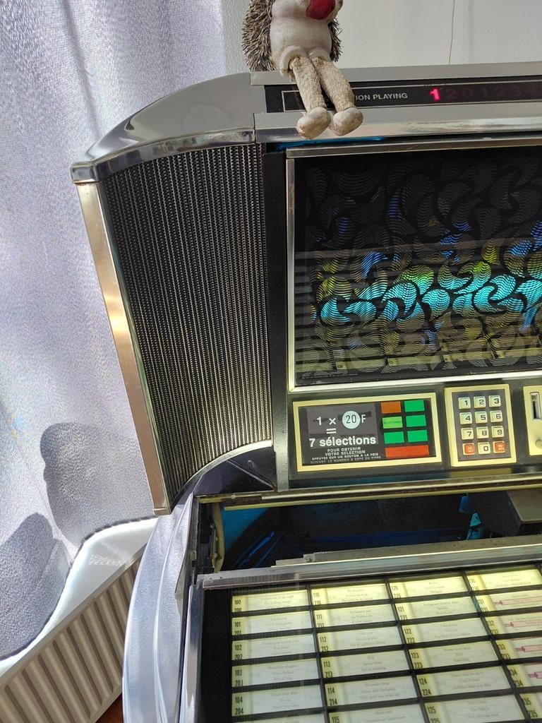 Originele Jukebox (1972/1973) met 45 toeren plaatjes, Gebruikt, 1970 tot heden, Seeburg, Ophalen
