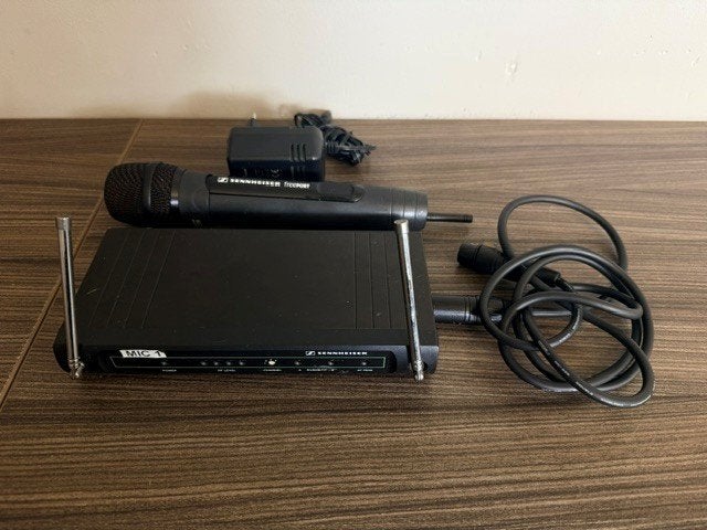 Draadloze microfoon Sennheiser, Muziek en Instrumenten, Microfoons, Ophalen of Verzenden, Gebruikt, Overige typen, Draadloos