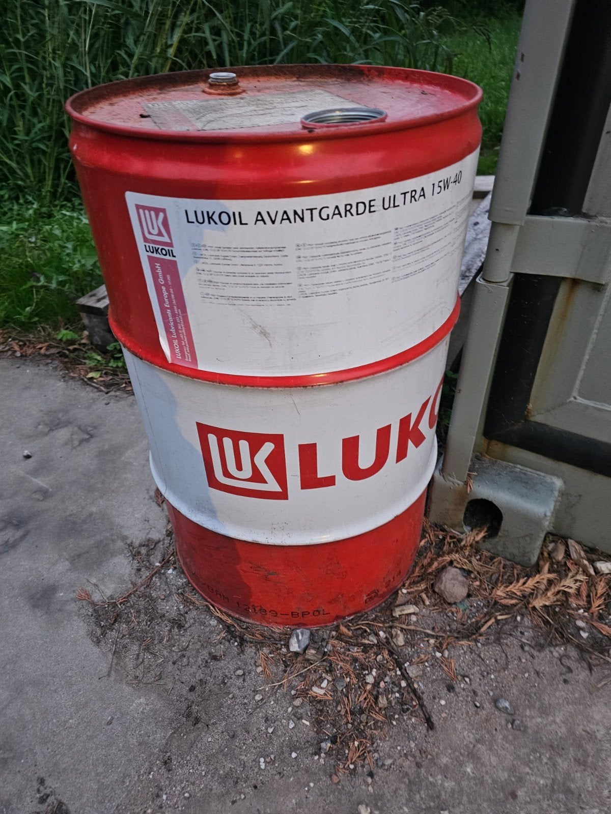 Lukoil Avantgarde Ultra 15W-40 Olievat 100L, Ophalen, Gebruikt, Info@lukoil.de, Universele onderdelen