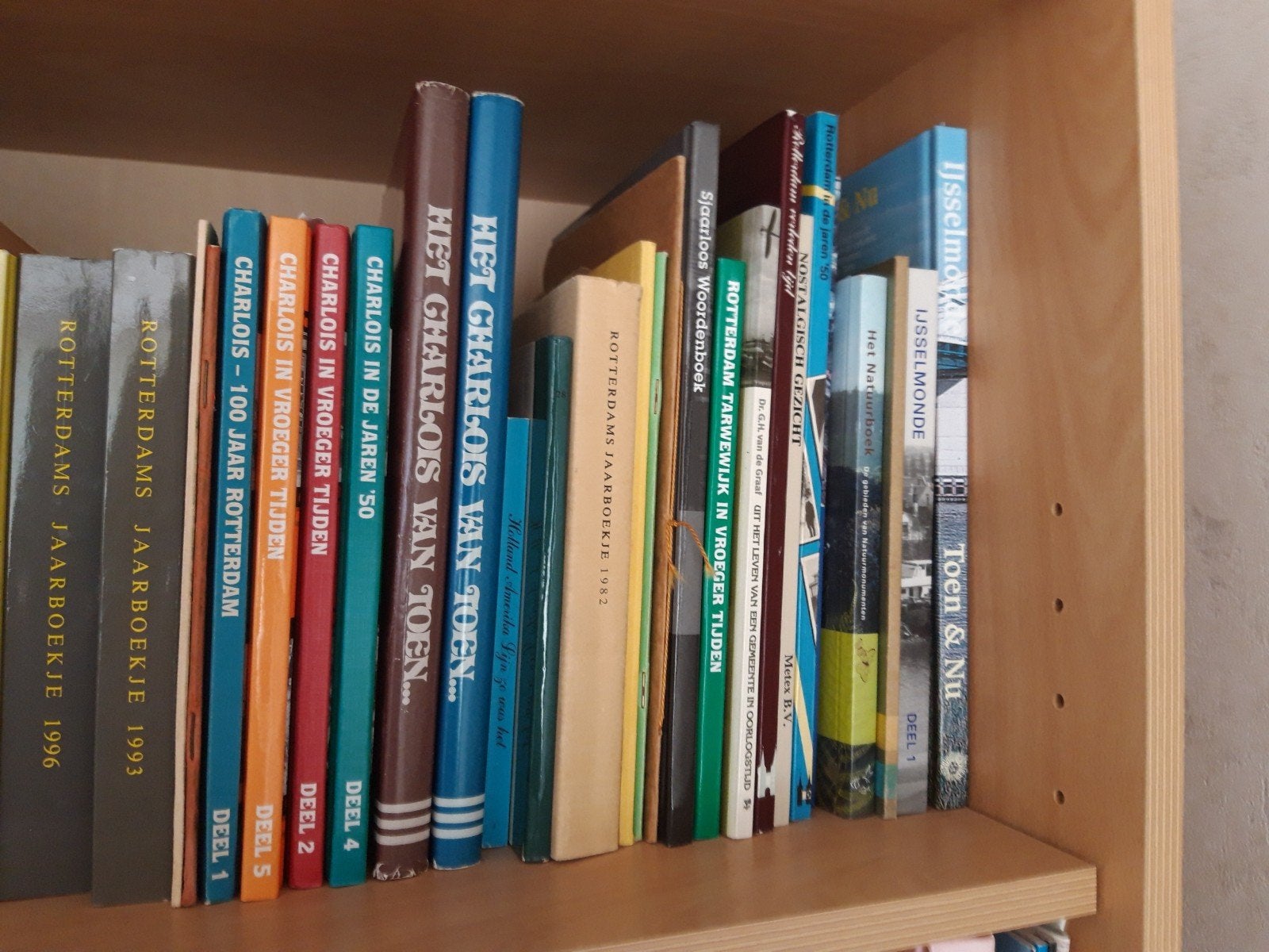 Oud Charlois/ Rotterdam. boeken, 2 prenten en 2 borden., Boeken, Partijen en Verzamelingen, Ophalen, Gelezen, Geschiedenis en Politiek