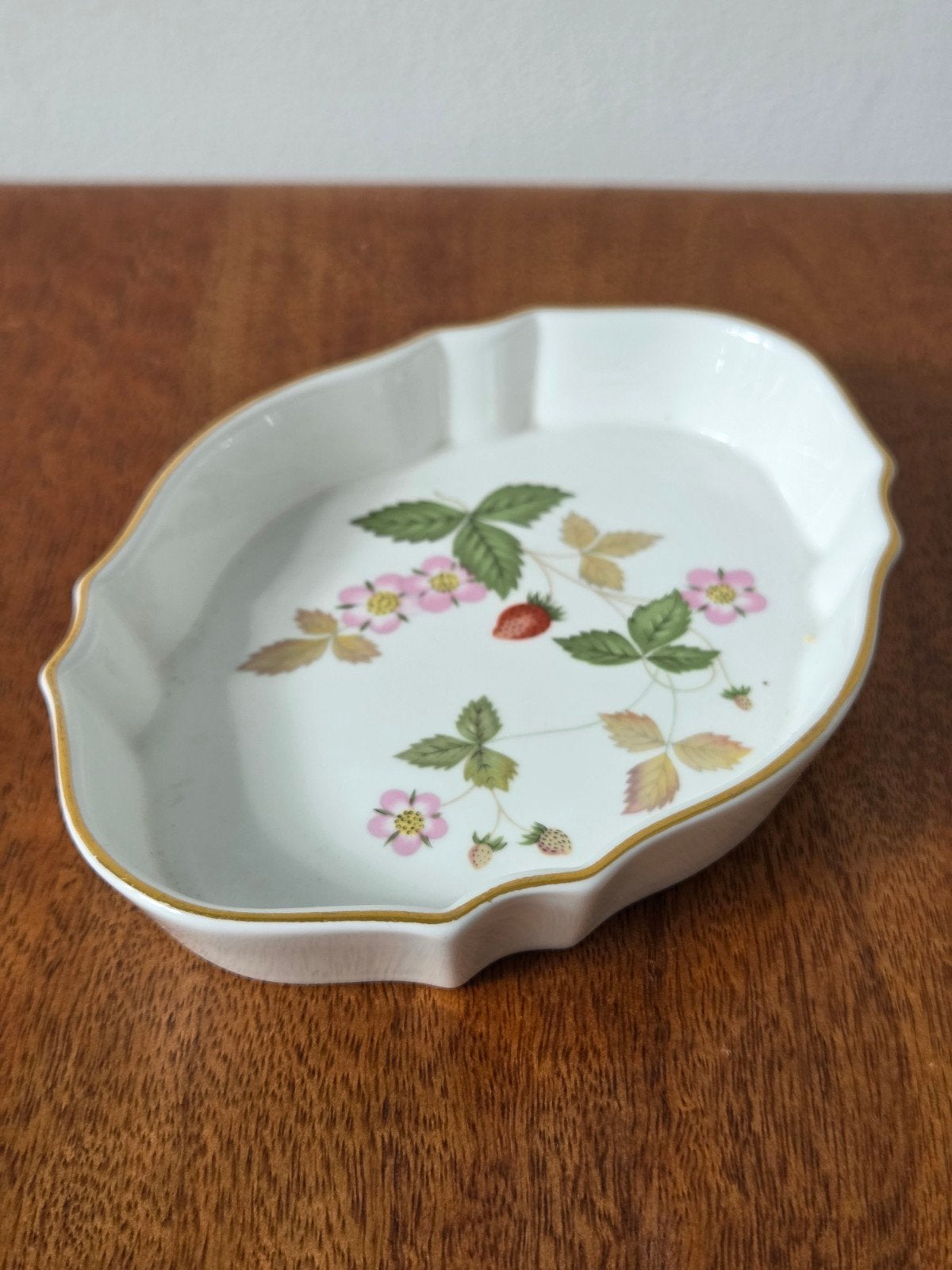 porseleinen schaaltje van Wedgwood, Wild Strawberry, Verzamelen, Ophalen of Verzenden, Zo goed als nieuw, Porselein