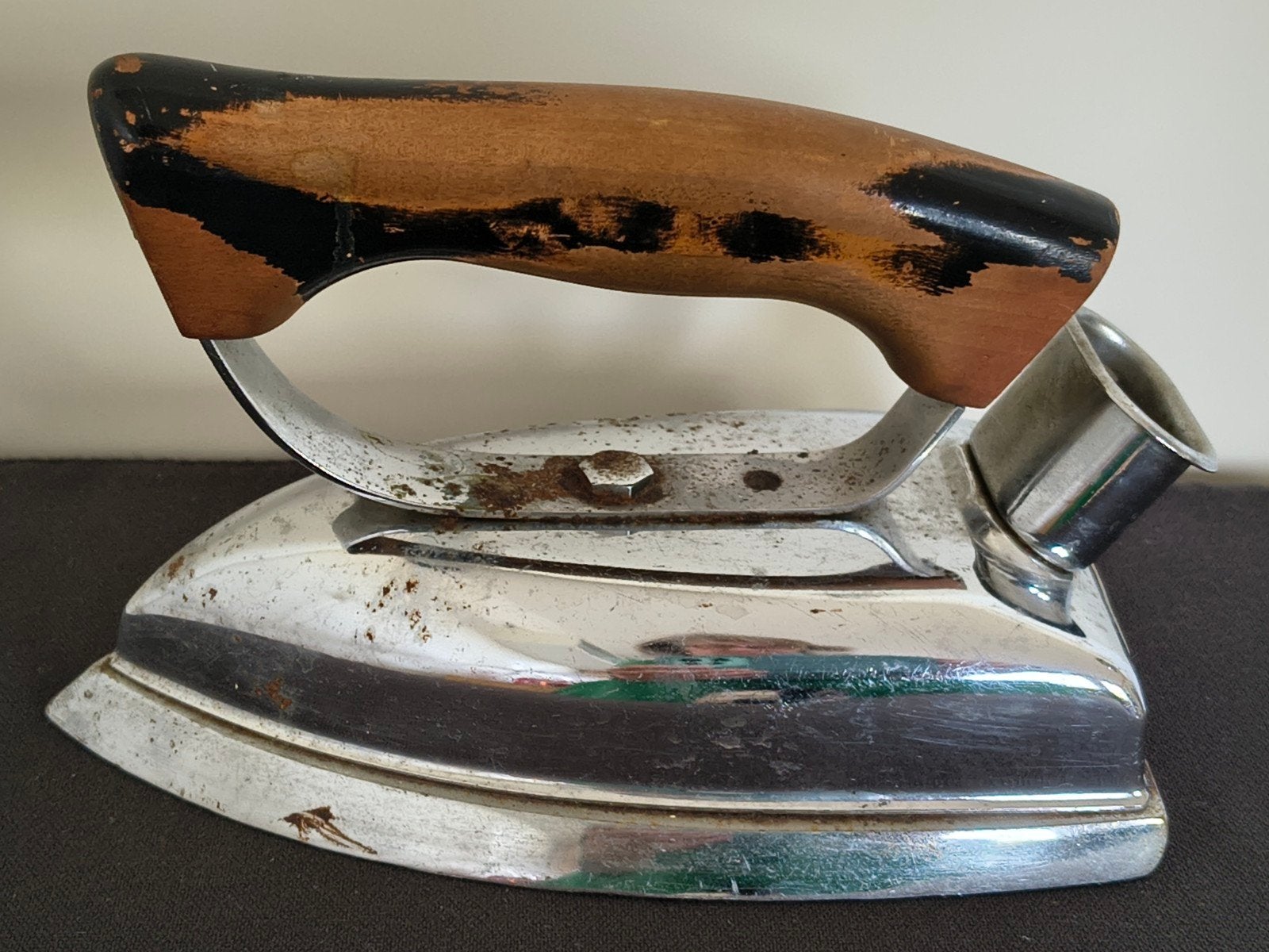 Klassiek strijkijzer, jaren '40/'50, houten handvat, Ophalen of Verzenden