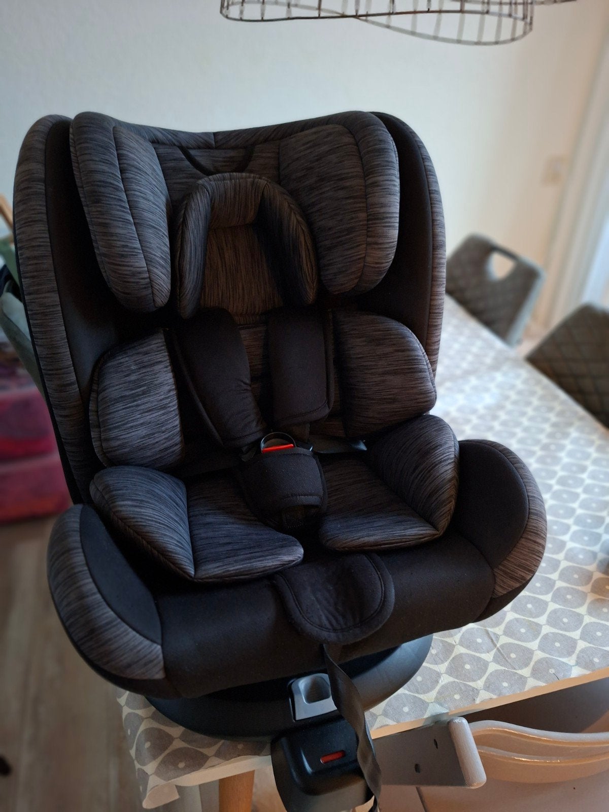 Novi 360 graden draaibare autostoel, Kinderen en Baby's, Autostoeltjes, Ophalen, Zo goed als nieuw, Overige merken, Isofix