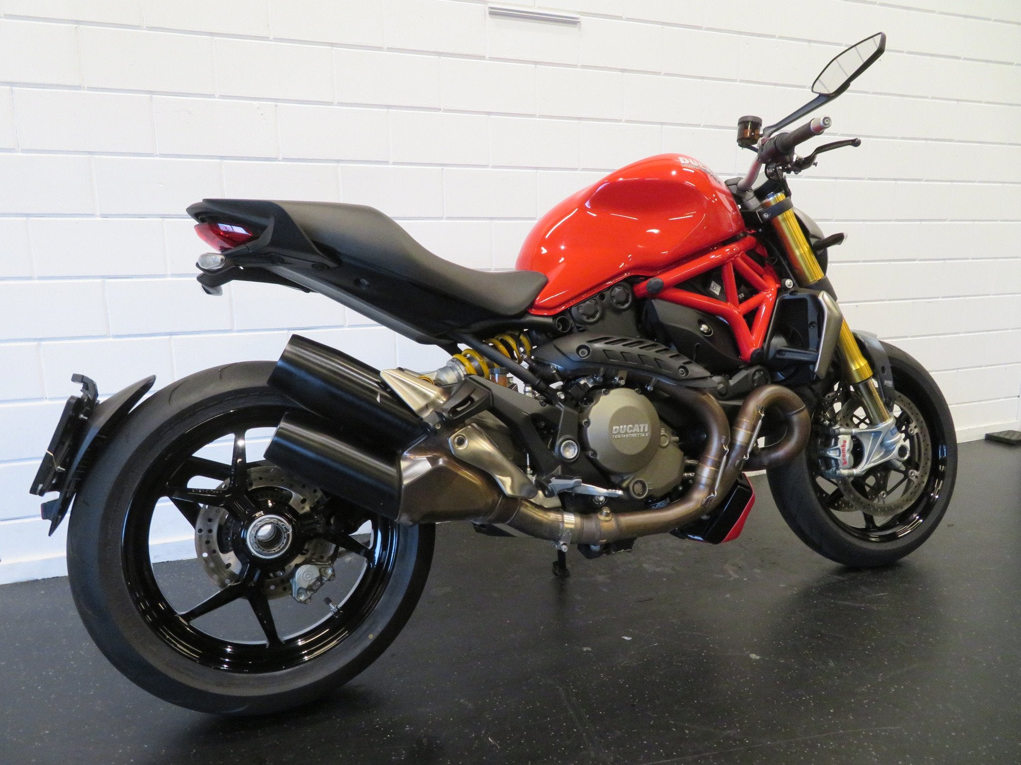 Ducati MONSTER 1200 S NIEUWSTAAT! HISTORIE (bj 2015), Motoren, Motoren | Ducati, 1199 cc, Bedrijf, Naked bike