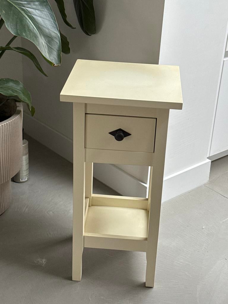 Bijzettafel / Nachtkastje met Laatje, Minder dan 55 cm, Gebruikt, Vierkant, Hout