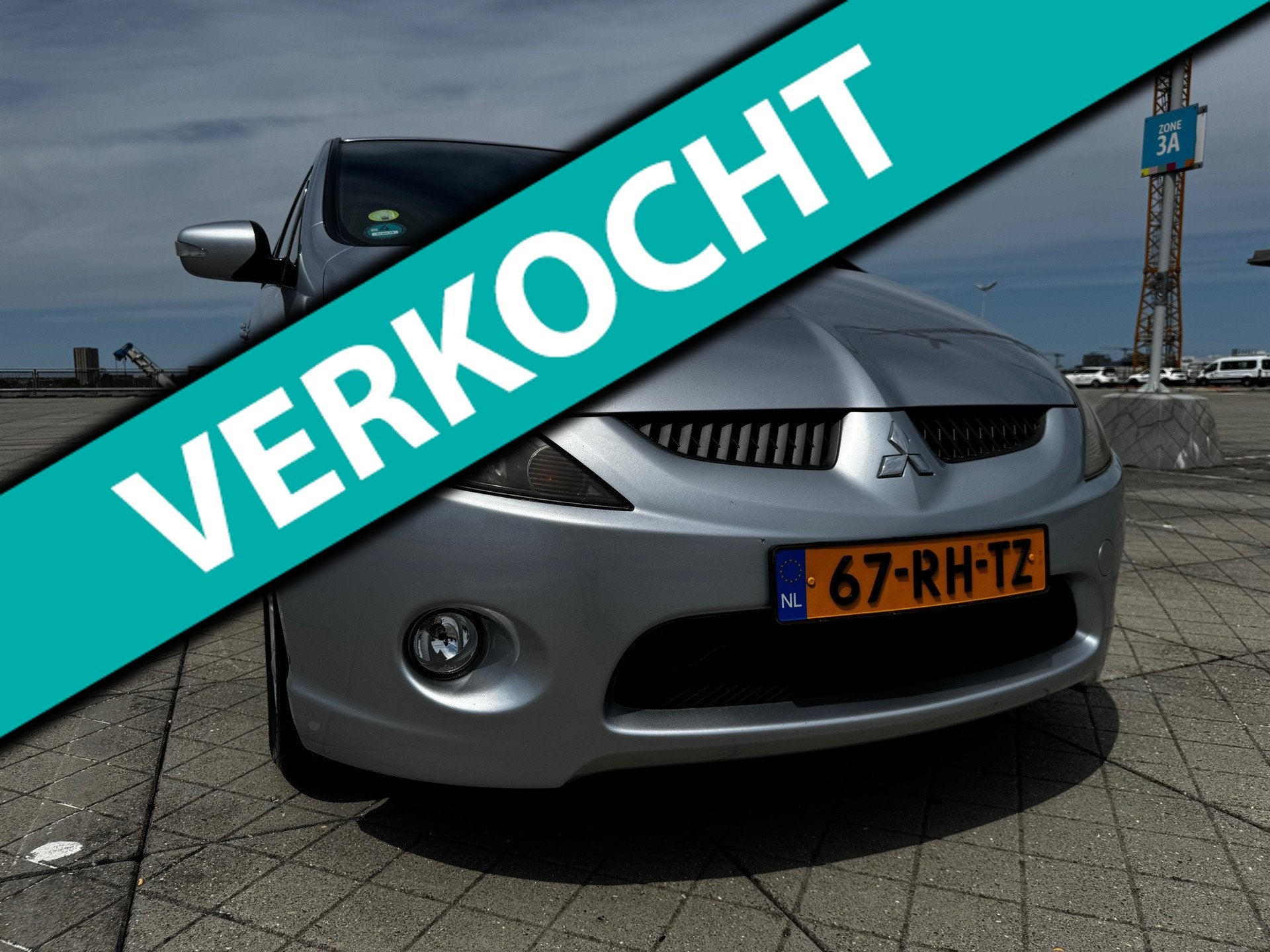 Mitsubishi Grandis 2.4-16V Intense 6p. CLIMA CRUISE NAP, Voorwielaandrijving, Stof, Gebruikt, Bedrijf