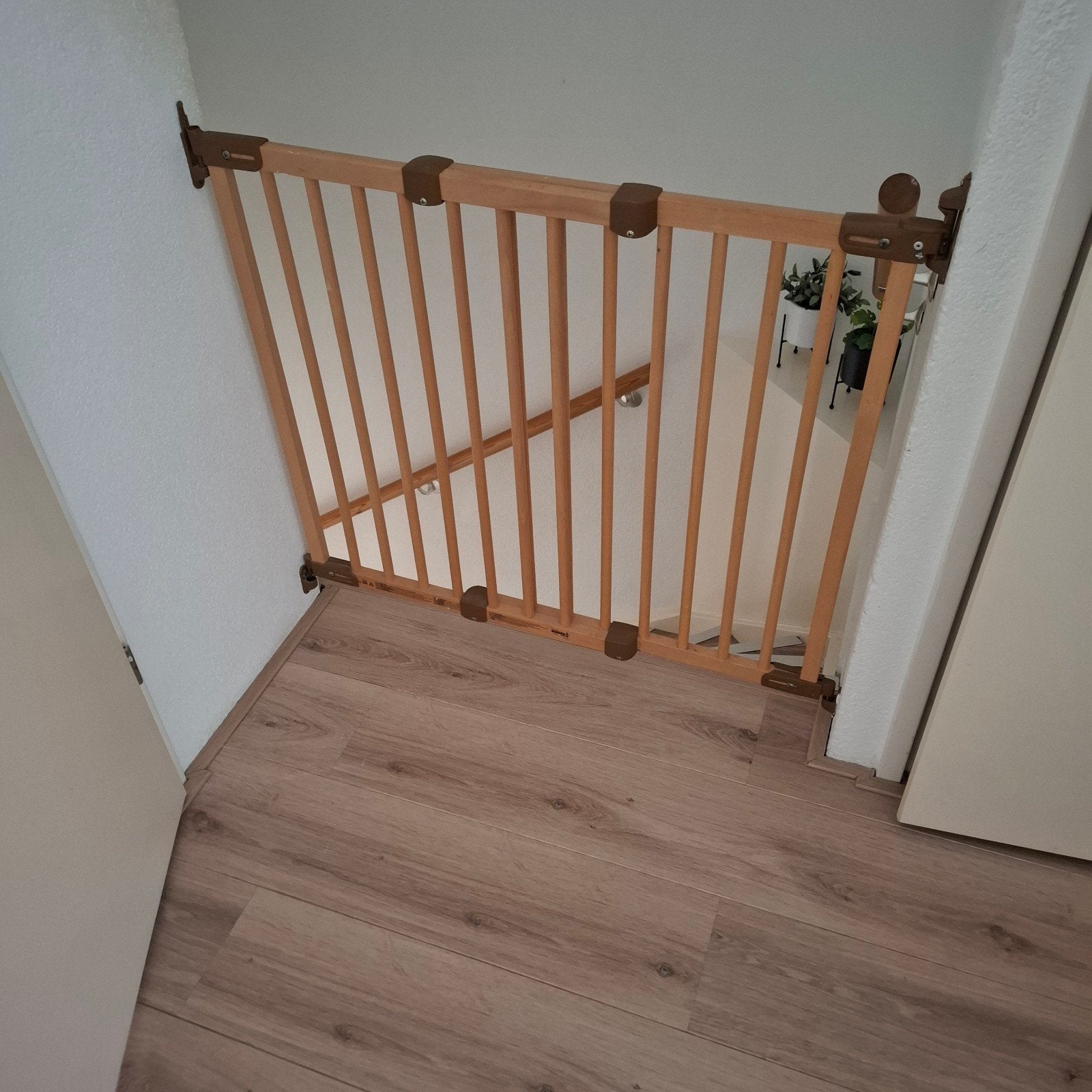 Houten traphekje, uitschuifbaar, Kinderen en Baby's, Traphekjes, Ophalen, Gebruikt, 100 tot 115 cm, Schroefhekje