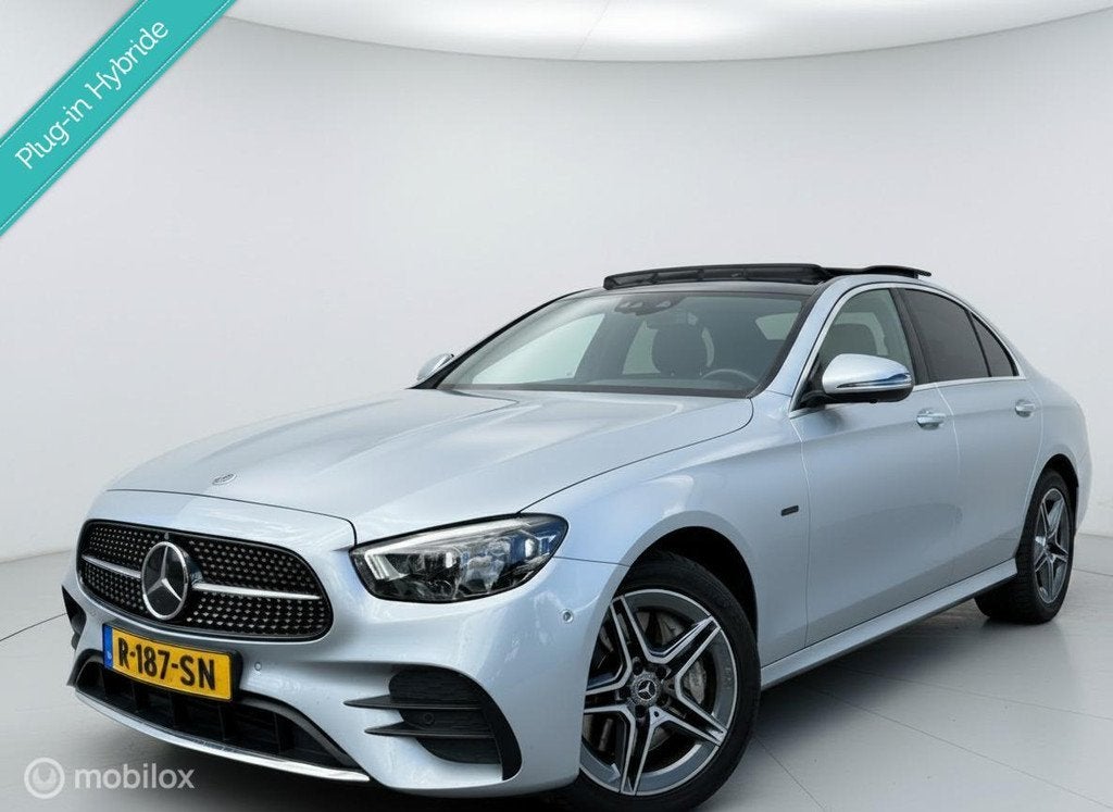 Mercedes E-klasse E300 e 4MATIC AMG Line Pano Burmester 360, Auto's, Mercedes-Benz, Bedrijf, Te koop, E-Klasse, 360° camera, 4x4