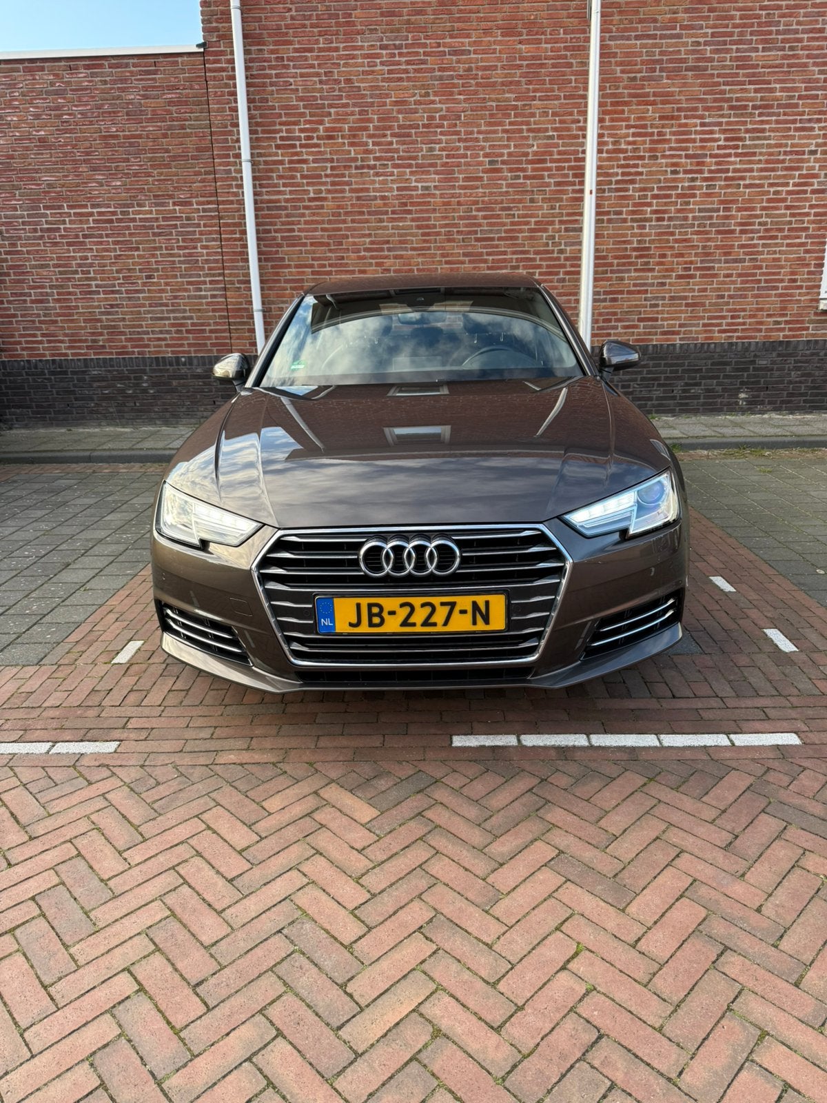 Audi A4 2.0 Tfsi Ultra 140KW S-tron7 2016 Bruin, Auto's, 1380 kg, A4, Origineel Nederlands, 75 €/maand