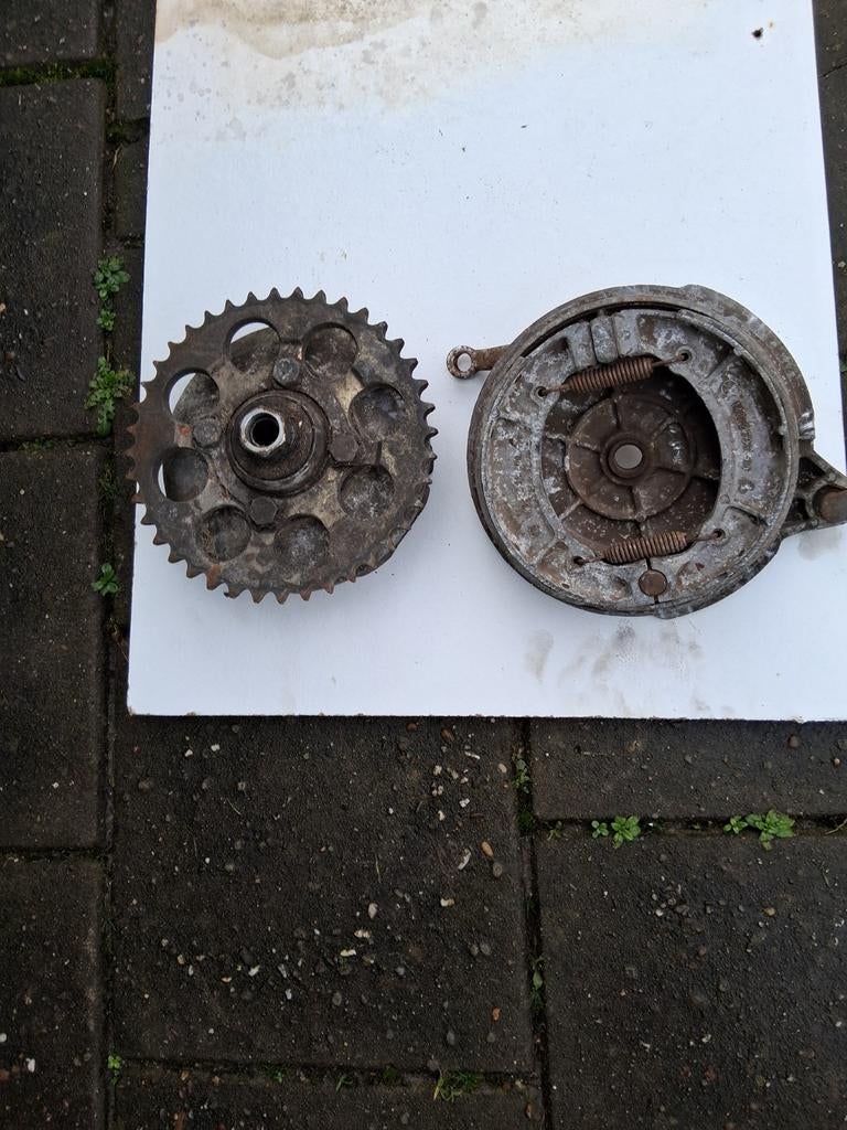 Onderdelen cb 550 honda gedeelte met rem segmenten verkocht, Motoren, Ophalen of Verzenden