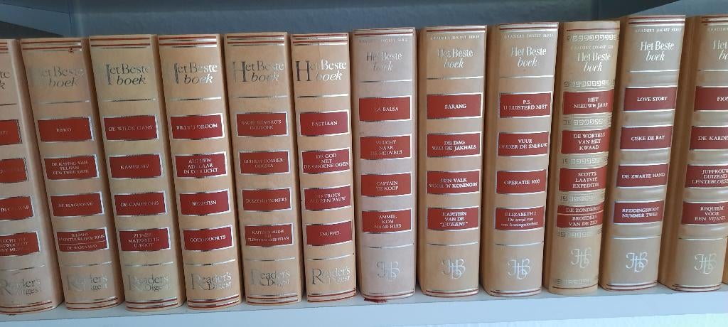 32 x Readers Digest Het Beste Boek 67-77 + 2 jubileumboeken, Ophalen, Diverse auteurs, Zo goed als nieuw, Nederland