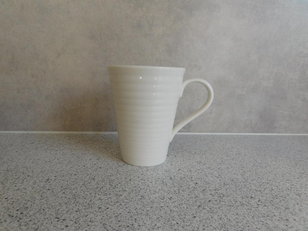 Mok 9x7 cm. Maze Gordon Ramsey Royal Doulton, Ophalen of Verzenden, Zo goed als nieuw, Overige stijlen, Kop(pen) en/of Schotel(s)
