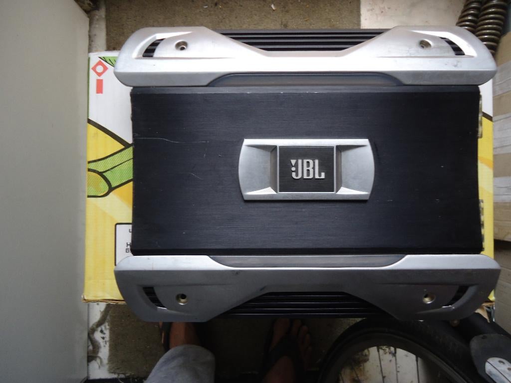 TE KOOP JBL MONOBLOCK VERSTERKER 350 WATT RMS, Ophalen, Zo goed als nieuw