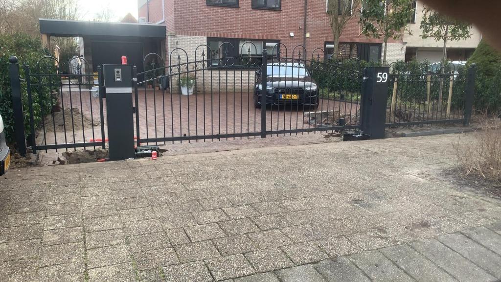 Sierpoorten, Ophalen, Nieuw, IJzer, Dubbelstaafmat hekwerk