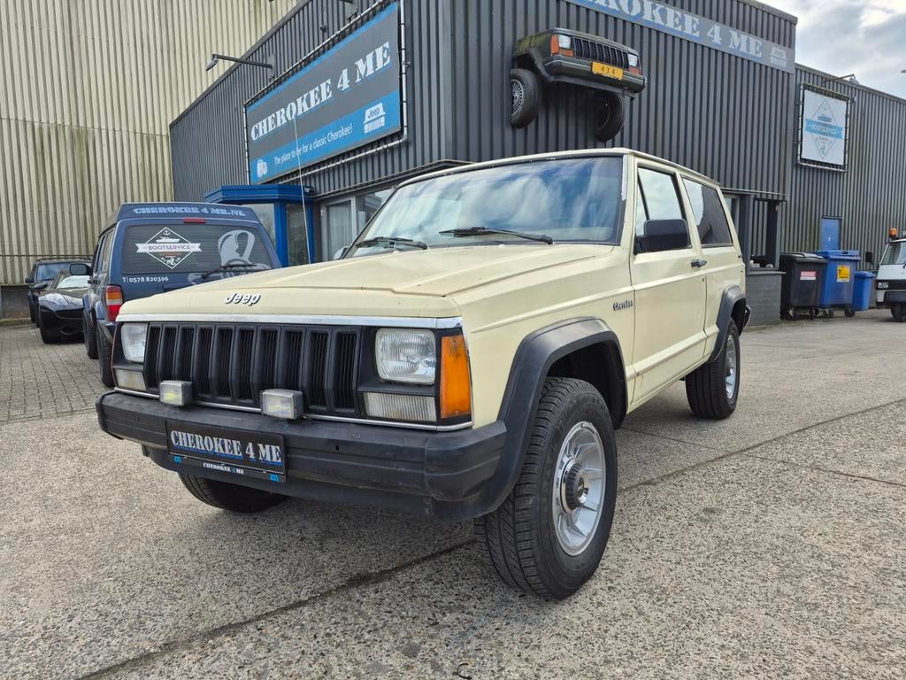 LEVENDE LEGENDE ! JEEP CHEROKEE 3 DEURS 1986 NOG ORGINEEL !