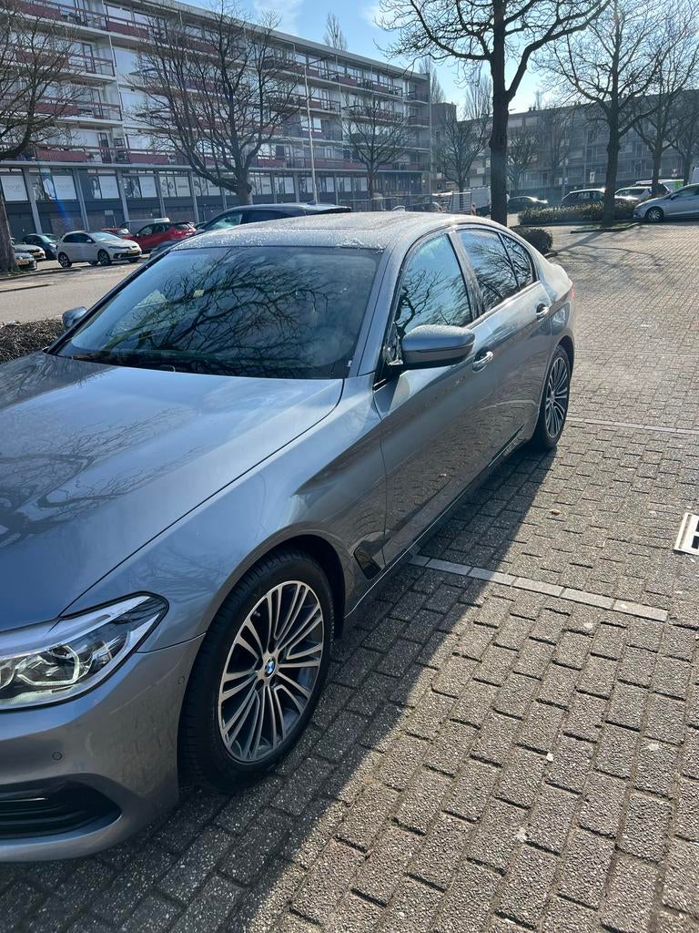 BMW 5-Serie 540i 340pk Aut. 2018 Grijs, Auto's, BMW, Automaat, 2000 kg, 340 pk, Leder