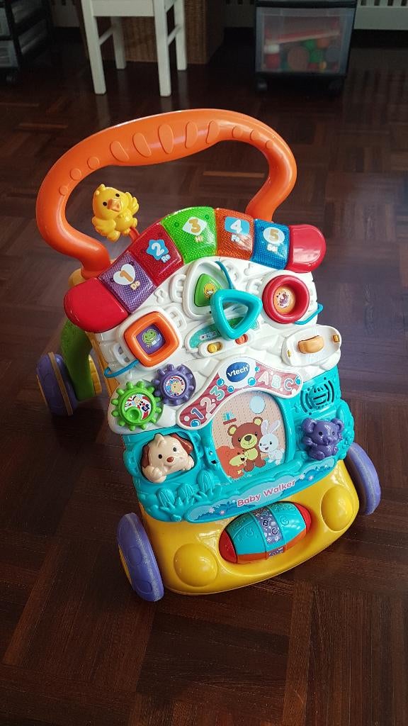 Duwkarretje met muziek. Babyspeelgoed. Loopkarretje., Ophalen, Zo goed als nieuw, Overige typen, Met wieltjes